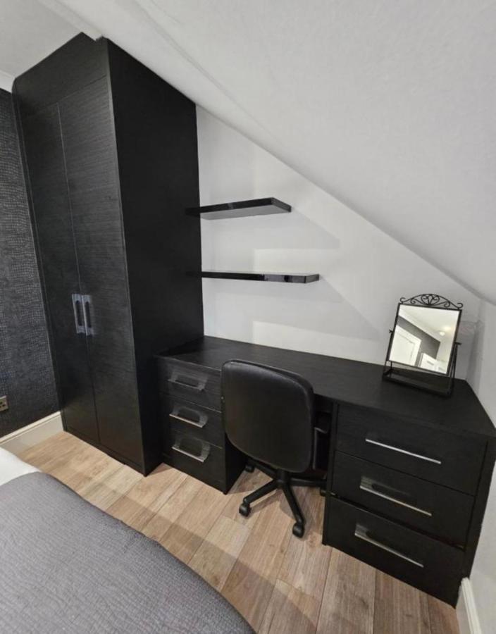 Luxury Double Room With Private Bathroom Edinburgh Exterior photo