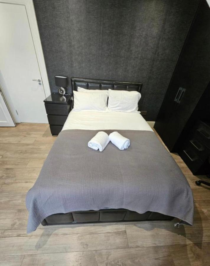 Luxury Double Room With Private Bathroom Edinburgh Exterior photo